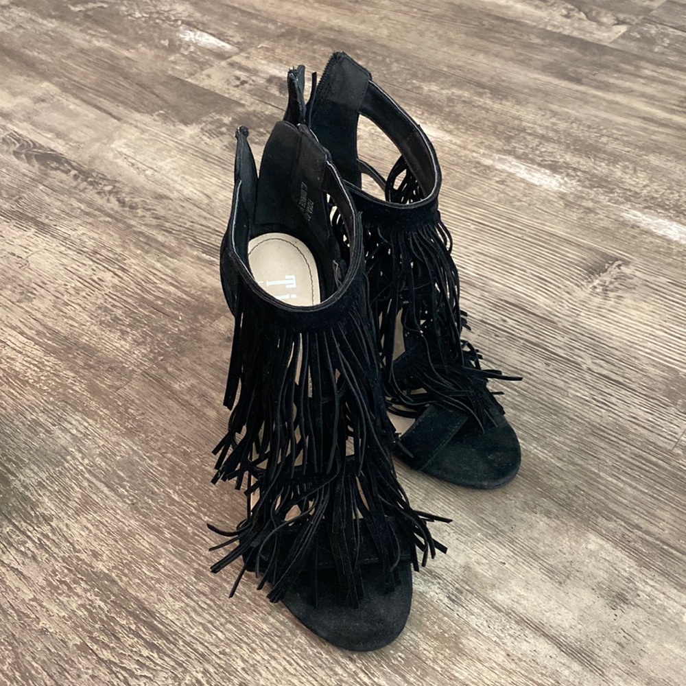 Tiara Los Angeles Women’s Heels size 8 with black fringe and back zipper